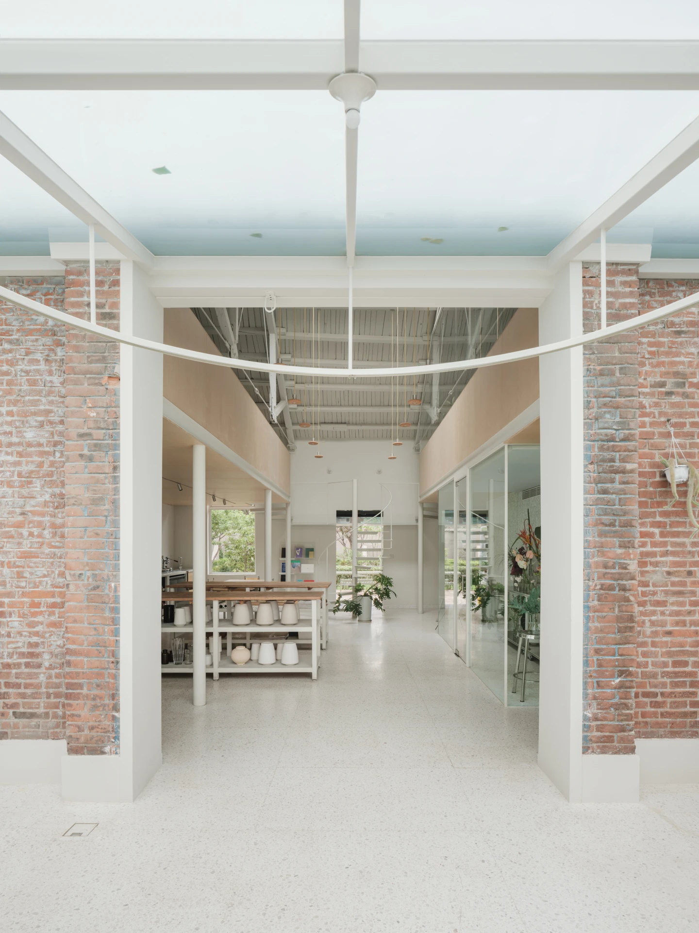 Office AIO 设计事务所 与 Florette几束花工作室
