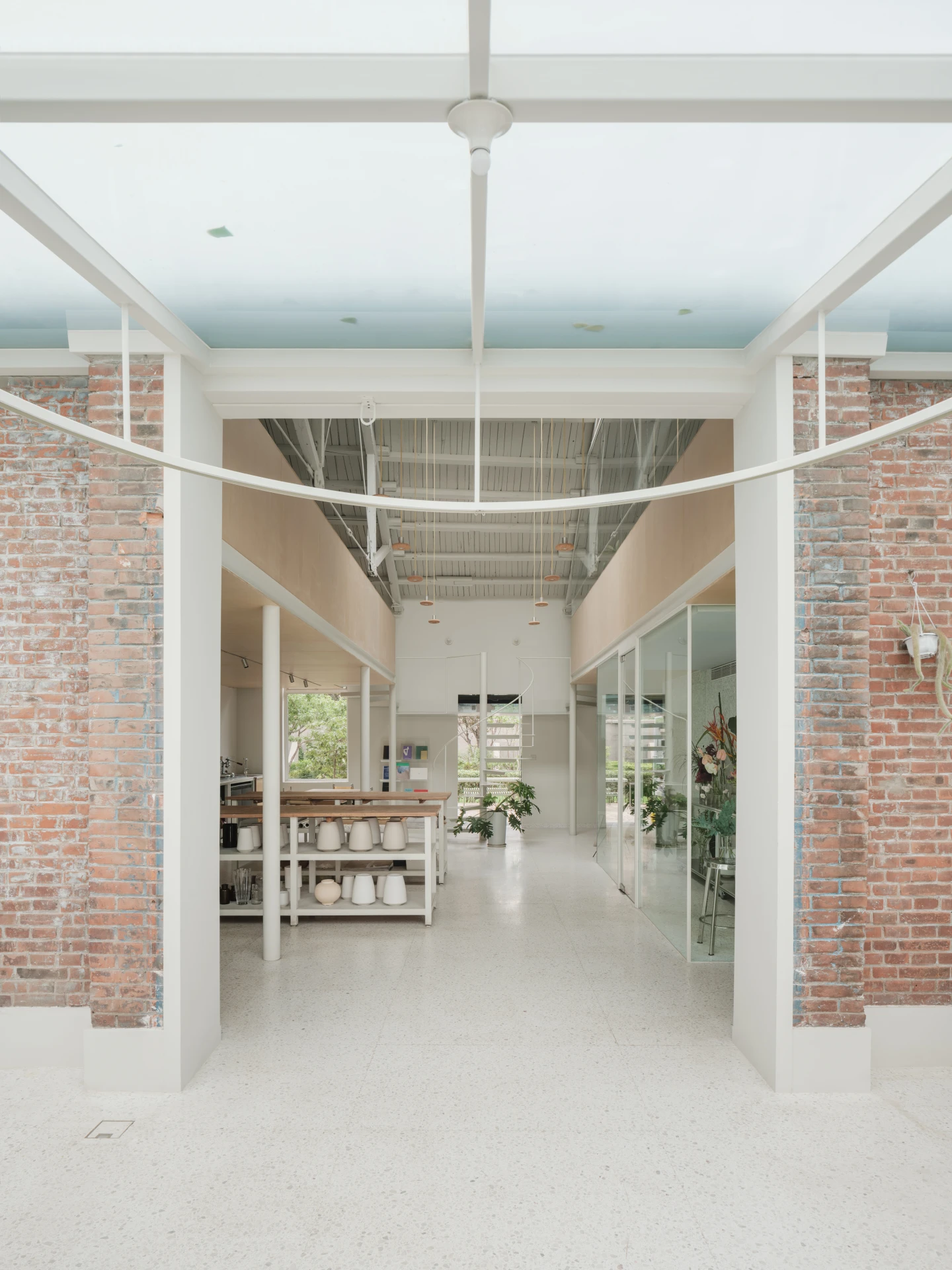 Office AIO 设计事务所 与 Florette几束花工作室
