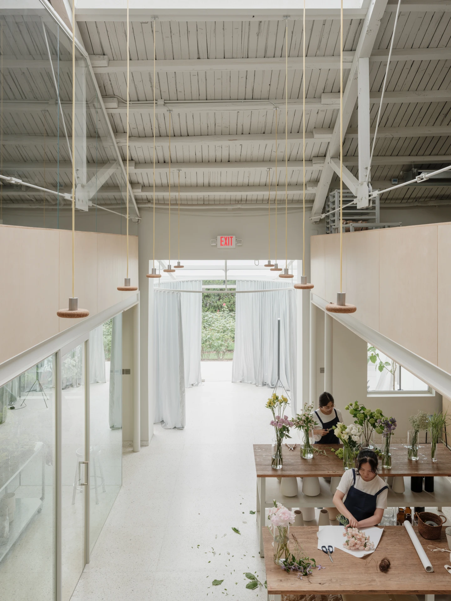 Office AIO 设计事务所 与 Florette几束花工作室