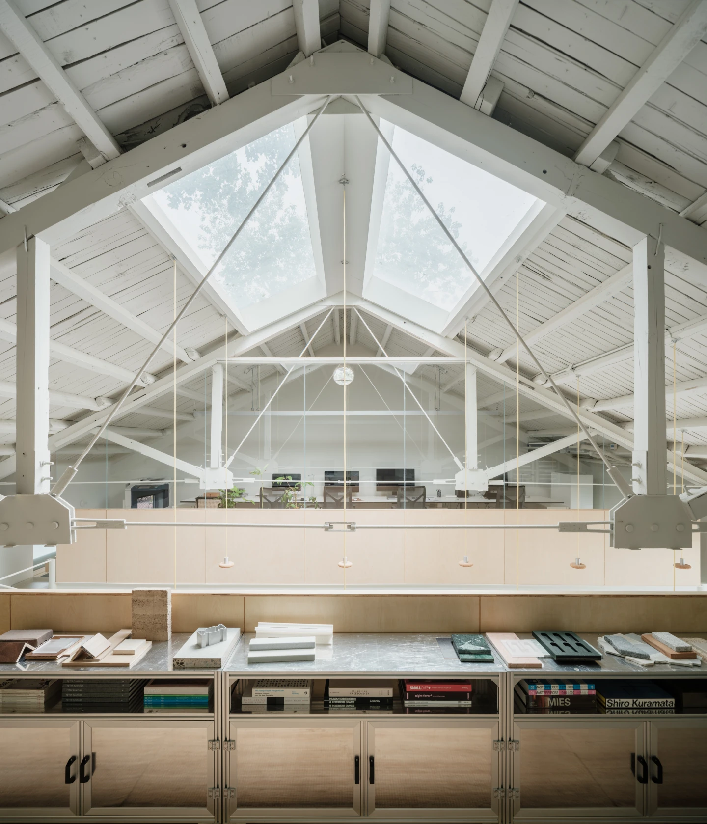 Office AIO 设计事务所 与 Florette几束花工作室