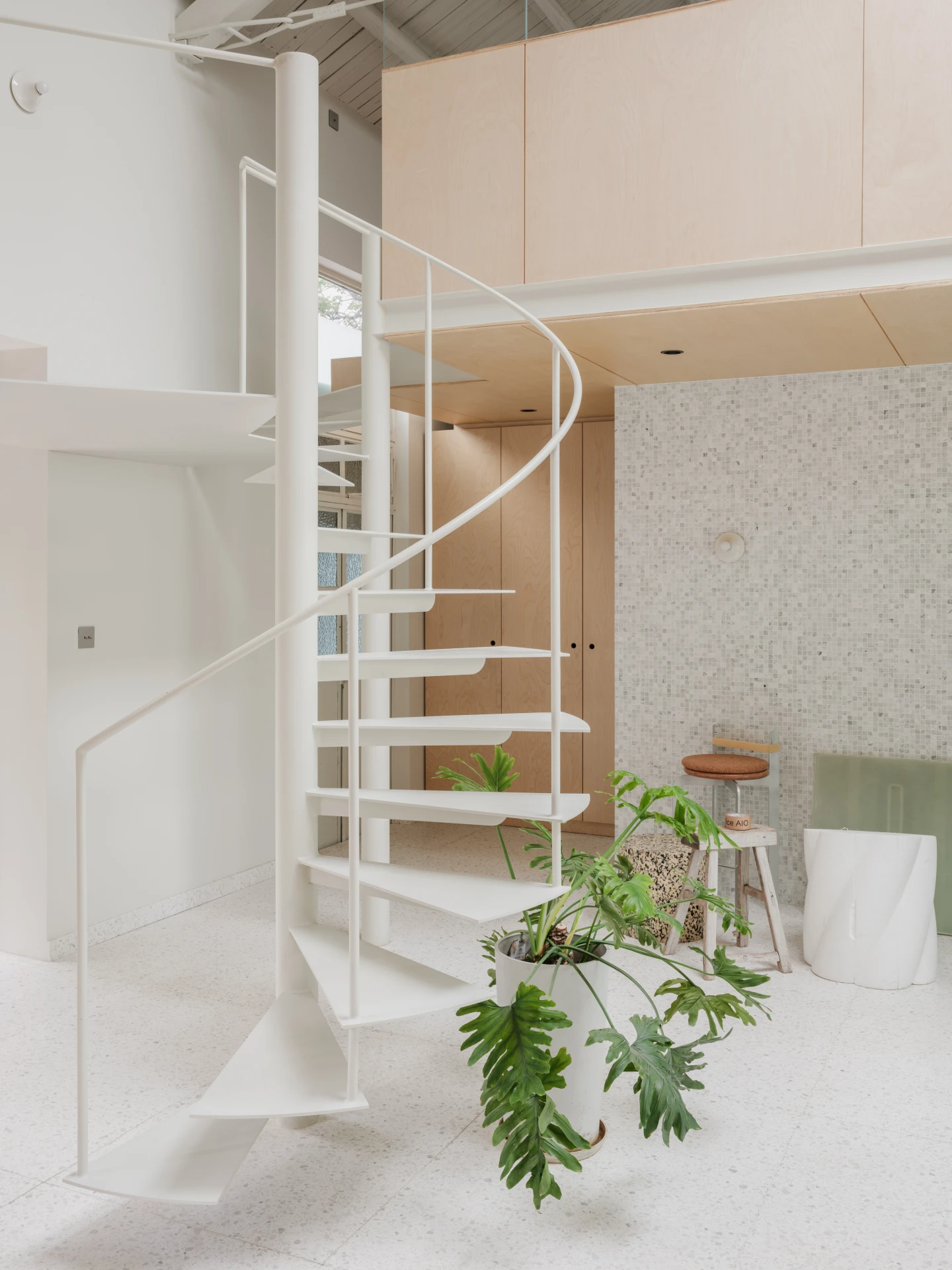 Office AIO 设计事务所 与 Florette几束花工作室